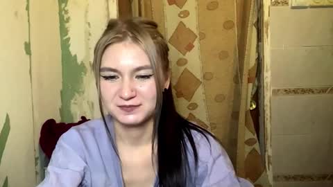 Snapshot of catinagaznes chatting on 2, 11, 2025 Lola online show from 2, 11, 2025