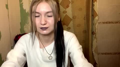 Snapshot of catinagaznes chatting on 3, 11, 2025 Lola online show from 3, 11, 2025