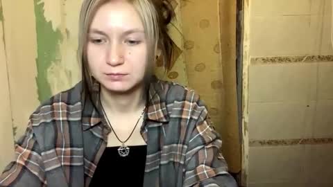 Snapshot of catinagaznes chatting on 4, 11, 2025 Lola online show from 4, 11, 2025