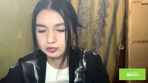 Snapshot of catinagaznes chatting on 4, 12, 2025 Lola online show from 4, 12, 2025