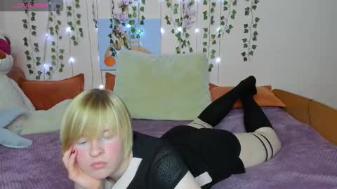cattie_w_ online show from 21, 10, 2025