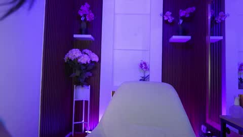 cattleyascaly online show from 8, 11, 2025