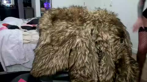 Cayla online show from 9, 4, 2026