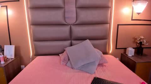 Snapshot of caylincollins chatting on 27, 2, 2025 caylincollins online show from 27, 2, 2025