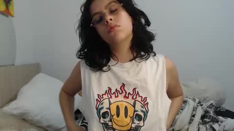 Snapshot of cazadora80s chatting on 3, 2, 2026 cazadora80s online show from 3, 2, 2026