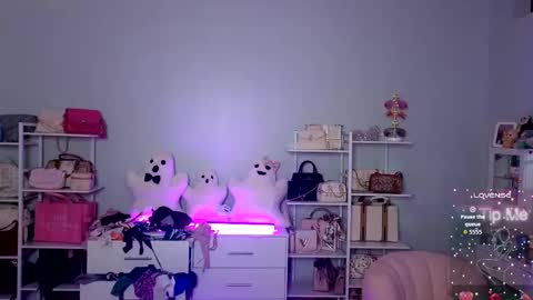 Snapshot of ccinnamon chatting on 14, 10, 2025 Ccinnamon online show from 14, 10, 2025