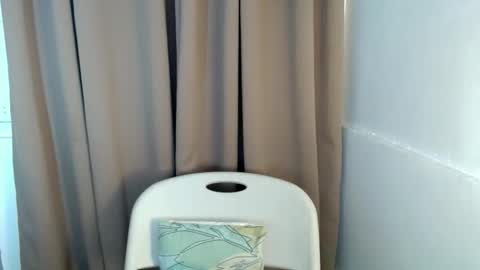 Snapshot of ce_lien chatting on 15, 12, 2025 Celine online show from 15, 12, 2025