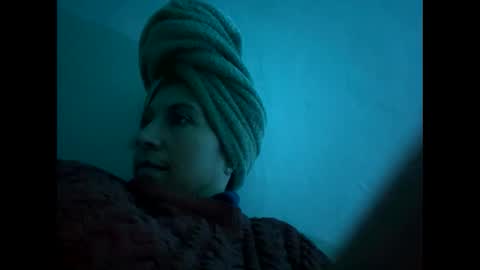 Snapshot of cece_vibez chatting on 21, 12, 2025 cece_vibez online show from 21, 12, 2025