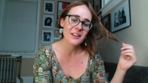 Snapshot of cecilysaintclaire chatting on 13, 12, 2024 Cecily Saint Claire online show from 13, 12, 2024