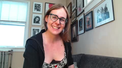 Snapshot of cecilysaintclaire chatting on 6, 2, 2025 Cecily Saint Claire online show from 6, 2, 2025