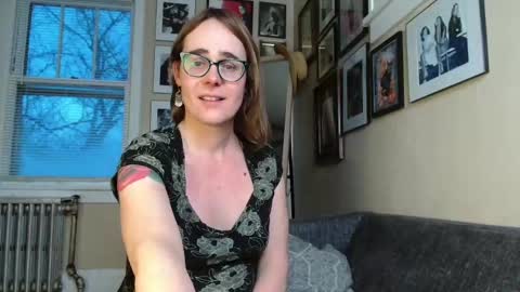 Snapshot of cecilysaintclaire chatting on 14, 2, 2025 Cecily Saint Claire online show from 14, 2, 2025