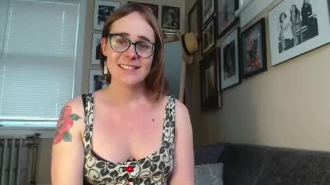 Snapshot of cecilysaintclaire chatting on 11, 3, 2025 Cecily Saint Claire online show from 11, 3, 2025