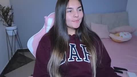 Snapshot of celeste_1star chatting on 12, 9, 2025 celeste_1star online show from 12, 9, 2025