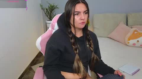 Snapshot of celeste_1star chatting on 9, 10, 2025 celeste_1star online show from 9, 10, 2025