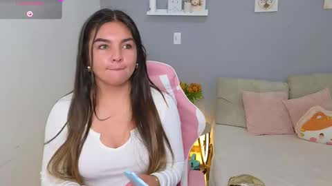 Snapshot of celeste_1star chatting on 12, 10, 2025 celeste_1star online show from 12, 10, 2025