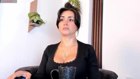     online show from 15, 9, 2025