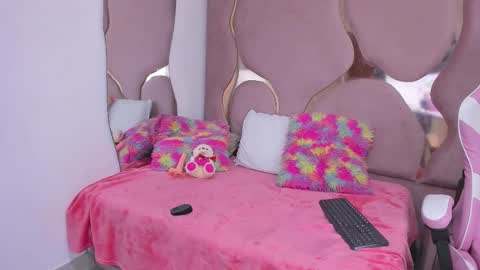 Snapshot of celestexht chatting on 15, 12, 2025 Natalia online show from 15, 12, 2025