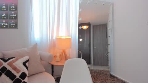 Snapshot of celia_dubois chatting on 1, 2, 2025 Ari online show from 1, 2, 2025