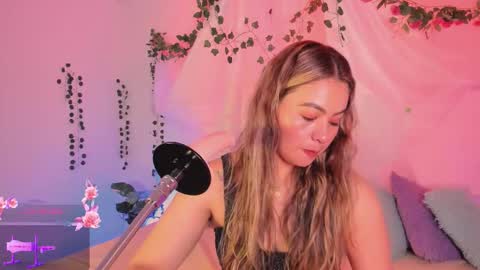 Snapshot of centaurigirls chatting on 25, 11, 2025 Hello guys my name is Sofi and Lizzie and Vanessa online show from 25, 11, 2025