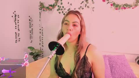 Snapshot of centaurigirls chatting on 27, 11, 2025 Hello guys my name is Sofi and Lizzie and Vanessa online show from 27, 11, 2025