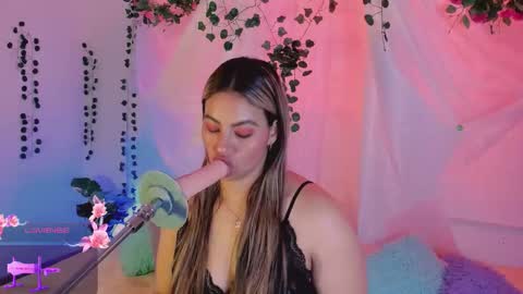 Snapshot of centaurigirls chatting on 1, 12, 2025 Hello guys my name is Sofi and Lizzie and Vanessa online show from 1, 12, 2025