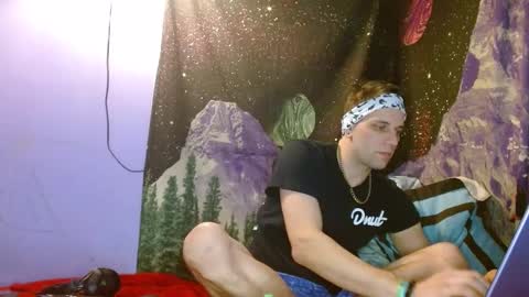 Snapshot of cguffey2284 chatting on 3, 1, 2025 cguffey2284 online show from 3, 1, 2025