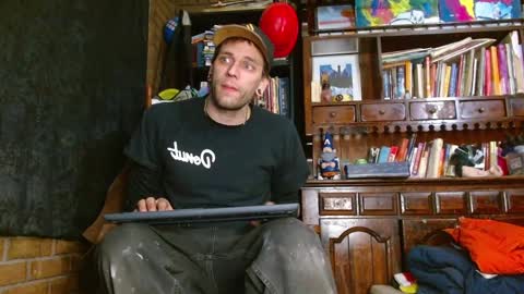 Snapshot of cguffey2284 chatting on 7, 3, 2025 cguffey2284 online show from 7, 3, 2025