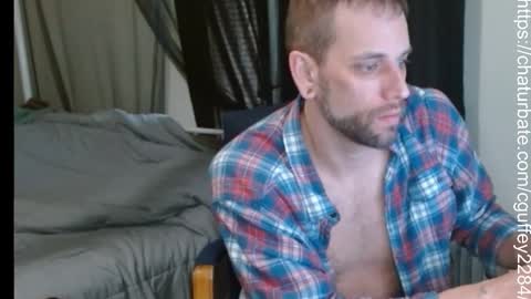 Snapshot of cguffey2284 chatting on 1, 2, 2026 cguffey2284 online show from 1, 2, 2026