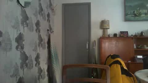 Snapshot of champers37 chatting on 5, 2, 2025 Champers online show from 5, 2, 2025