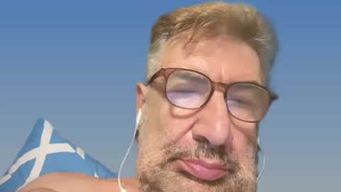 Snapshot of champsex305610 chatting on 2, 3, 2025 champsex305610 online show from 2, 3, 2025