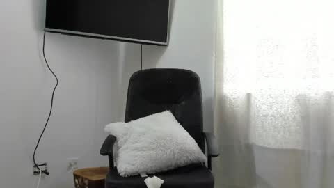 Snapshot of chandler_kenji chatting on 4, 5, 2026 Kenji online show from 4, 5, 2026