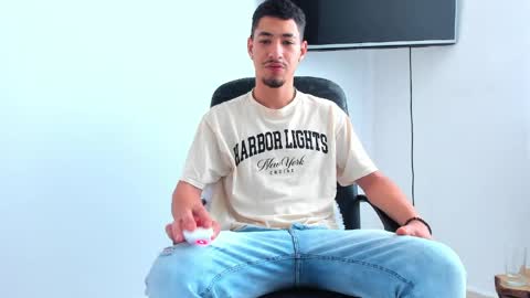 Snapshot of chandler_kenji chatting on 8, 5, 2026 Kenji online show from 8, 5, 2026