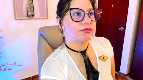 Snapshot of chanell_taylor_ chatting on 10, 11, 2025 chanell online show from 10, 11, 2025