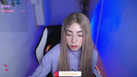 channel_blonde_a online show from 27, 11, 2025