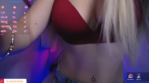 Snapshot of channel_blonde_a chatting on 27, 5, 2026 channel_blonde_a online show from 27, 5, 2026