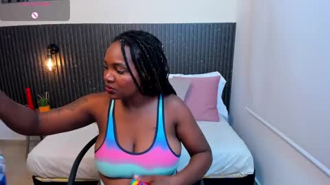 Snapshot of channel_brunette chatting on 11, 3, 2025 Chanel online show from 11, 3, 2025