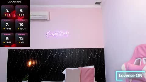 Snapshot of channel_brunette chatting on 21, 9, 2025 Chanel online show from 21, 9, 2025