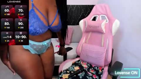 Snapshot of channel_brunette chatting on 30, 10, 2025 Chanel online show from 30, 10, 2025