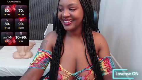 Snapshot of channel_brunette chatting on 28, 11, 2025 Chanel online show from 28, 11, 2025