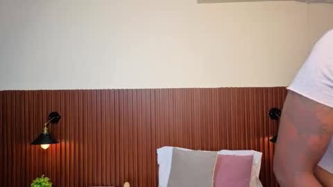 Snapshot of channel_brunette chatting on 9, 2, 2026 Chanel online show from 9, 2, 2026