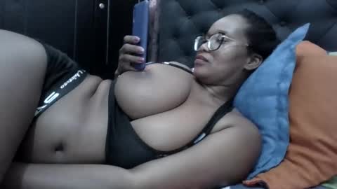 Snapshot of chantal99 chatting on 7, 1, 2026 chantal99 online show from 7, 1, 2026