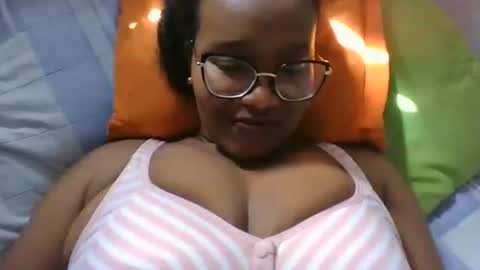 Snapshot of chantal99 chatting on 18, 1, 2026 chantal99 online show from 18, 1, 2026