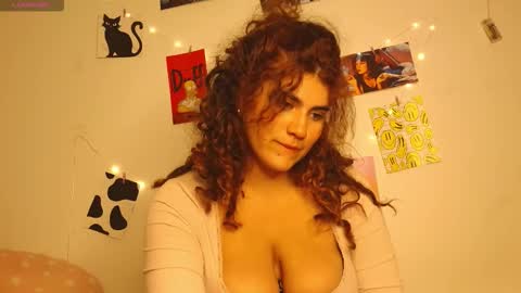Snapshot of chantal_leon chatting on 16, 10, 2025     online show from 16, 10, 2025