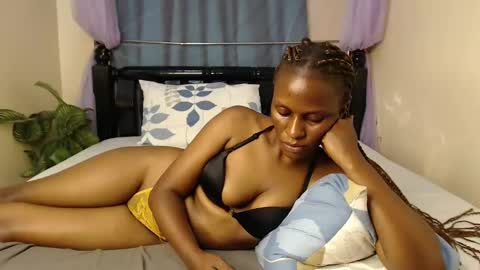 Snapshot of chantelsamz2 chatting on 6, 12, 2024 Chantel online show from 6, 12, 2024