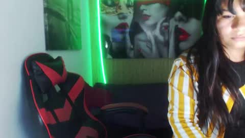 Snapshot of charis_21 chatting on 14, 9, 2025 charis 2 online show from 14, 9, 2025