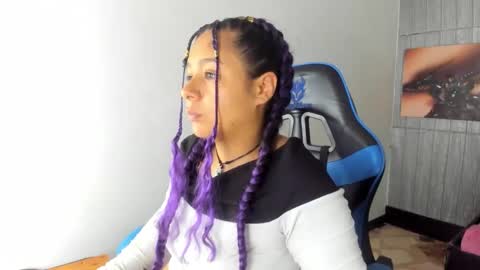 Snapshot of charis_21 chatting on 28, 9, 2025 charis 2 online show from 28, 9, 2025