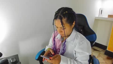 Snapshot of charis_21 chatting on 28, 9, 2025 charis 2 online show from 28, 9, 2025