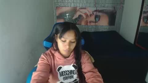 Snapshot of charis_21 chatting on 9, 10, 2025 charis 2 online show from 9, 10, 2025