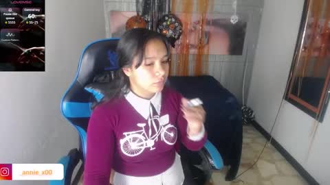 Snapshot of charis_21 chatting on 6, 11, 2025 charis 2 online show from 6, 11, 2025