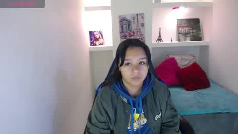 Snapshot of charis_21 chatting on 9, 11, 2025 charis 2 online show from 9, 11, 2025